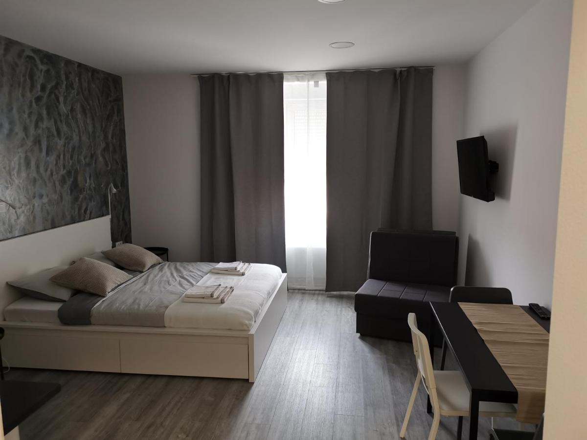 Apartmani Karlo ซาเกร็บ ภายนอก รูปภาพ