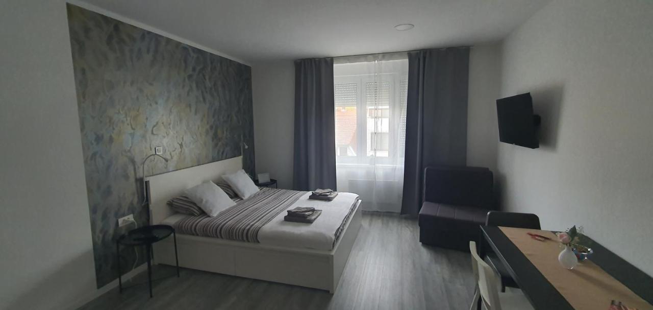 Apartmani Karlo ซาเกร็บ ภายนอก รูปภาพ