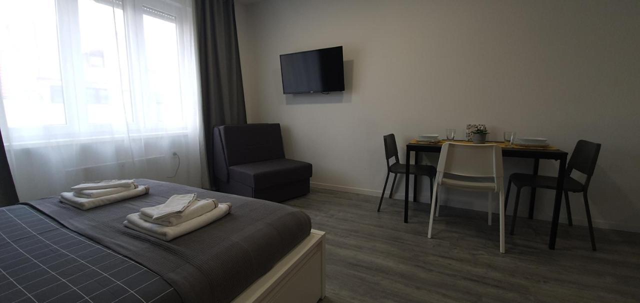 Apartmani Karlo ซาเกร็บ ภายนอก รูปภาพ