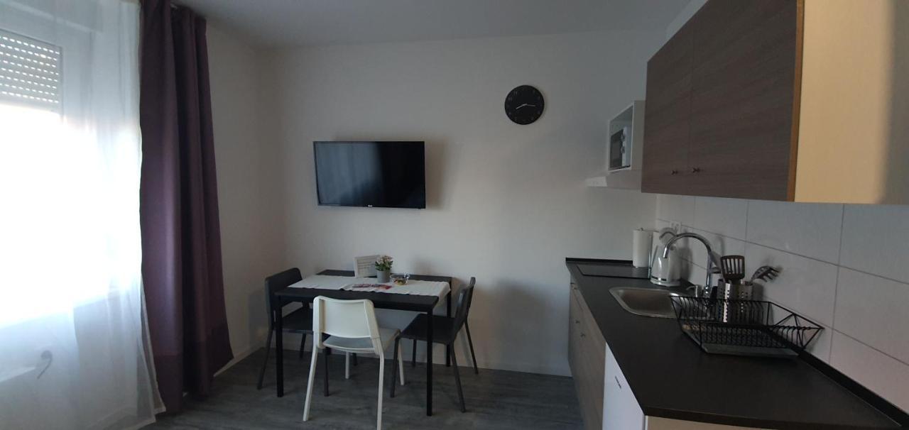 Apartmani Karlo ซาเกร็บ ภายนอก รูปภาพ