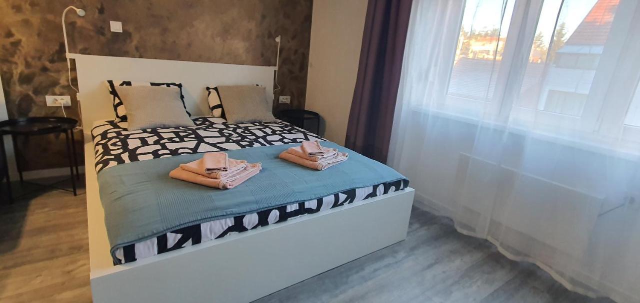 Apartmani Karlo ซาเกร็บ ภายนอก รูปภาพ
