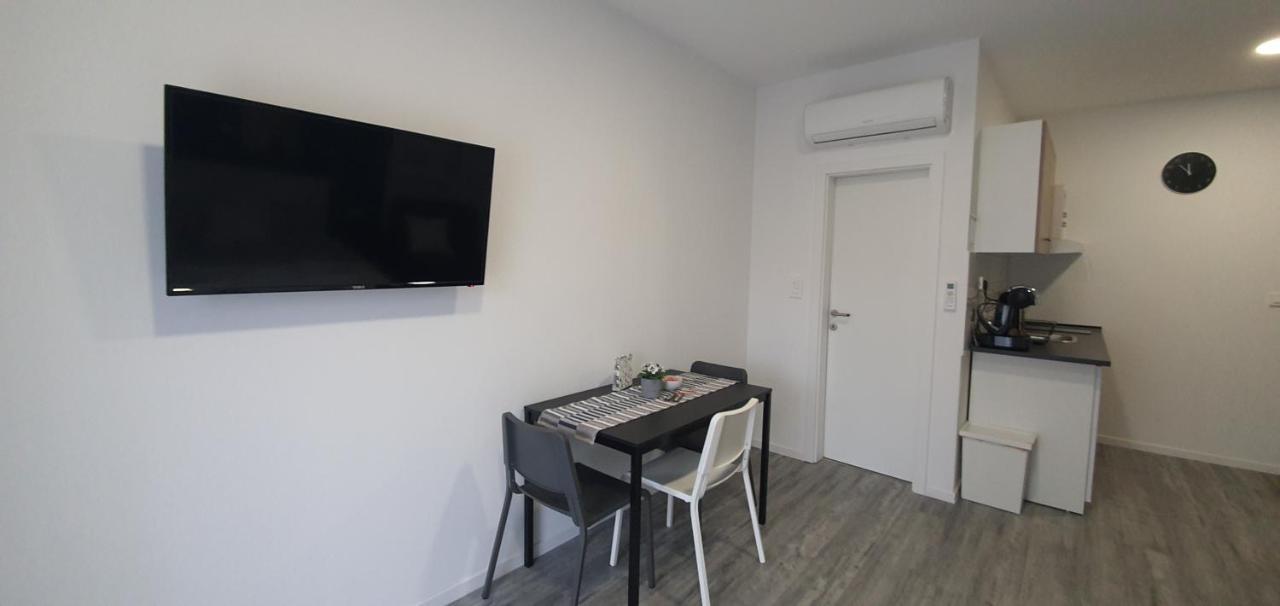 Apartmani Karlo ซาเกร็บ ภายนอก รูปภาพ