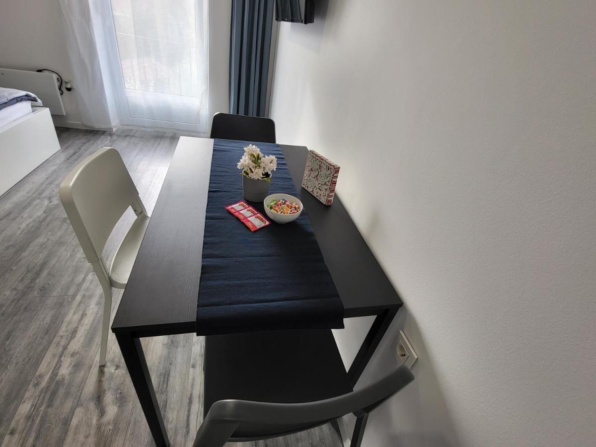 Apartmani Karlo ซาเกร็บ ภายนอก รูปภาพ